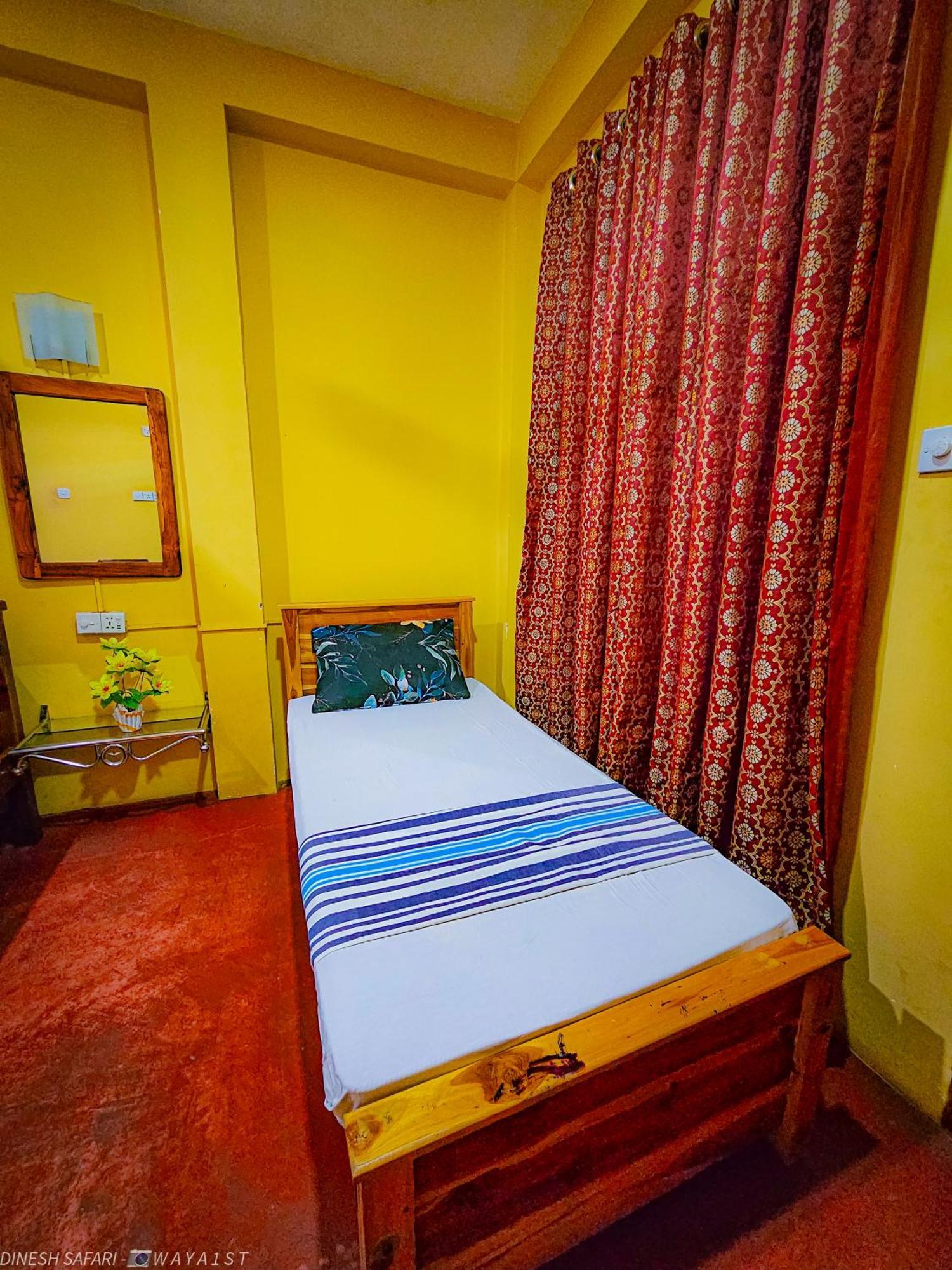 Dinesh Safari Homestay Udawalawe Dış mekan fotoğraf