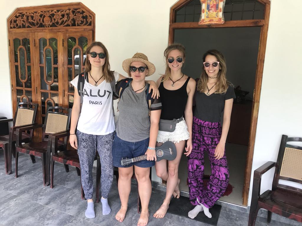 Dinesh Safari Homestay Udawalawe Dış mekan fotoğraf