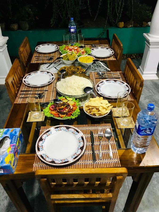 Dinesh Safari Homestay Udawalawe Dış mekan fotoğraf
